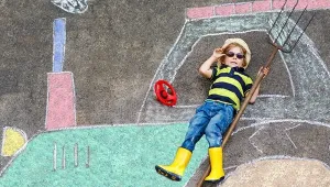 mh_disguises_the_courtyard